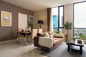 TV - City View · Pool, Gym, Fast Wi-Fi (Watthana)