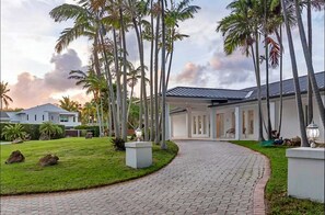 Exterior - La estrella (Miami)