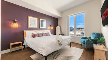Desk, iron/ironing board, travel cot, WiFi