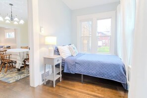 Room - Historic Home Downtown Gary Near BP/80/94 Hospital (Gary)