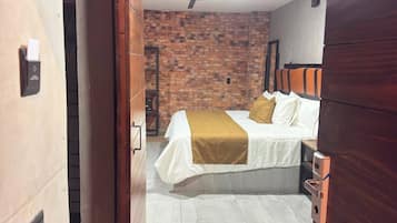 Caja de seguridad en la habitación y escritorio