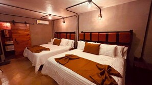 In-room safe, desk, laptop workspace, blackout drapes - Hotel Van Gogh (Las Pintitas)