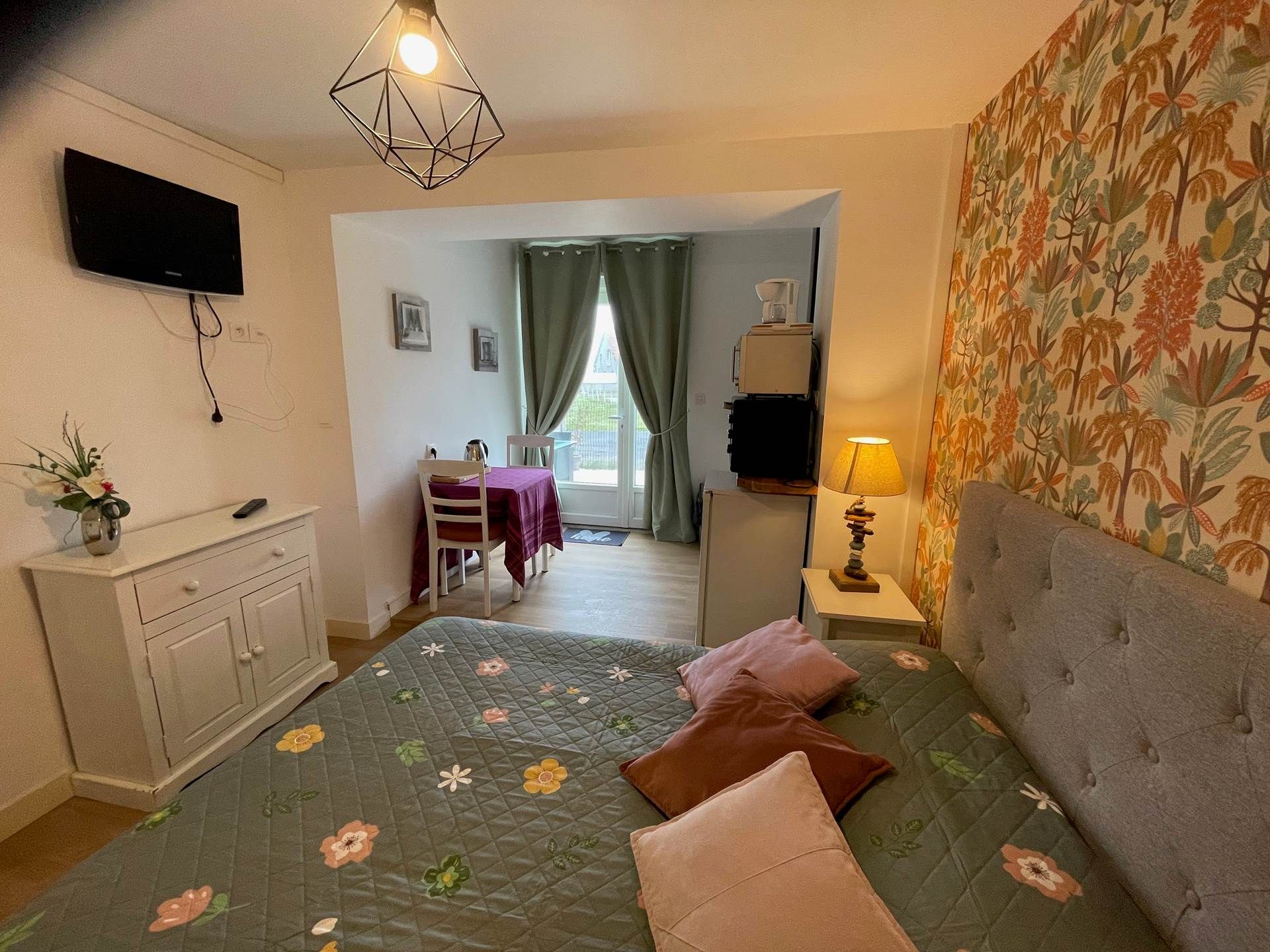1 bedroom, iron/ironing board, WiFi (free), bed sheets