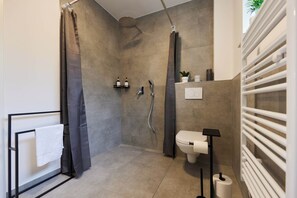 Bathroom - Vrbo Property (Bad Oeynhausen)