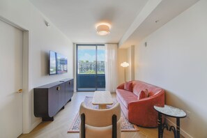 Smart TV - Cozy 1-bedroom apartment in terrific Wynwood with AC and gym access (Miami)
