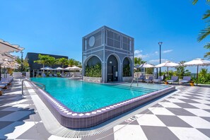 Pool - New Designer Condo - Rooftop Pool, Spa & Views (Miami)
