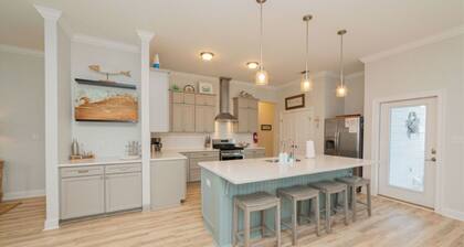 Walk to Beach!- 3BR/2BA- Golf cart to Downtown BSL