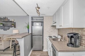 Fridge, microwave, oven, stovetop - Oceanfront Condo with Balcony, Pools & Walk to Boardwalk (Myrtle Beach)