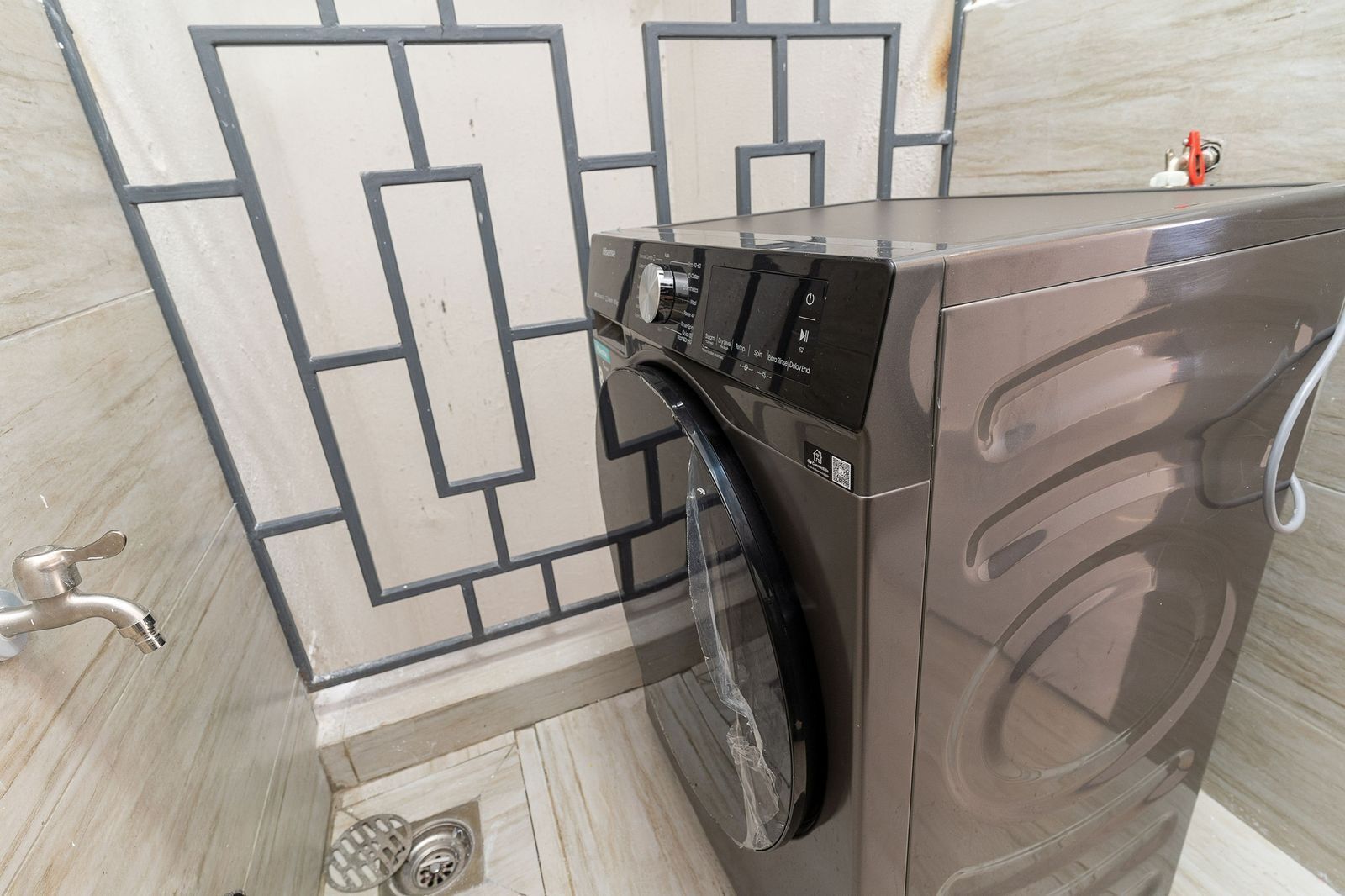 Classic Apartment, Balcony, City View | Laundry