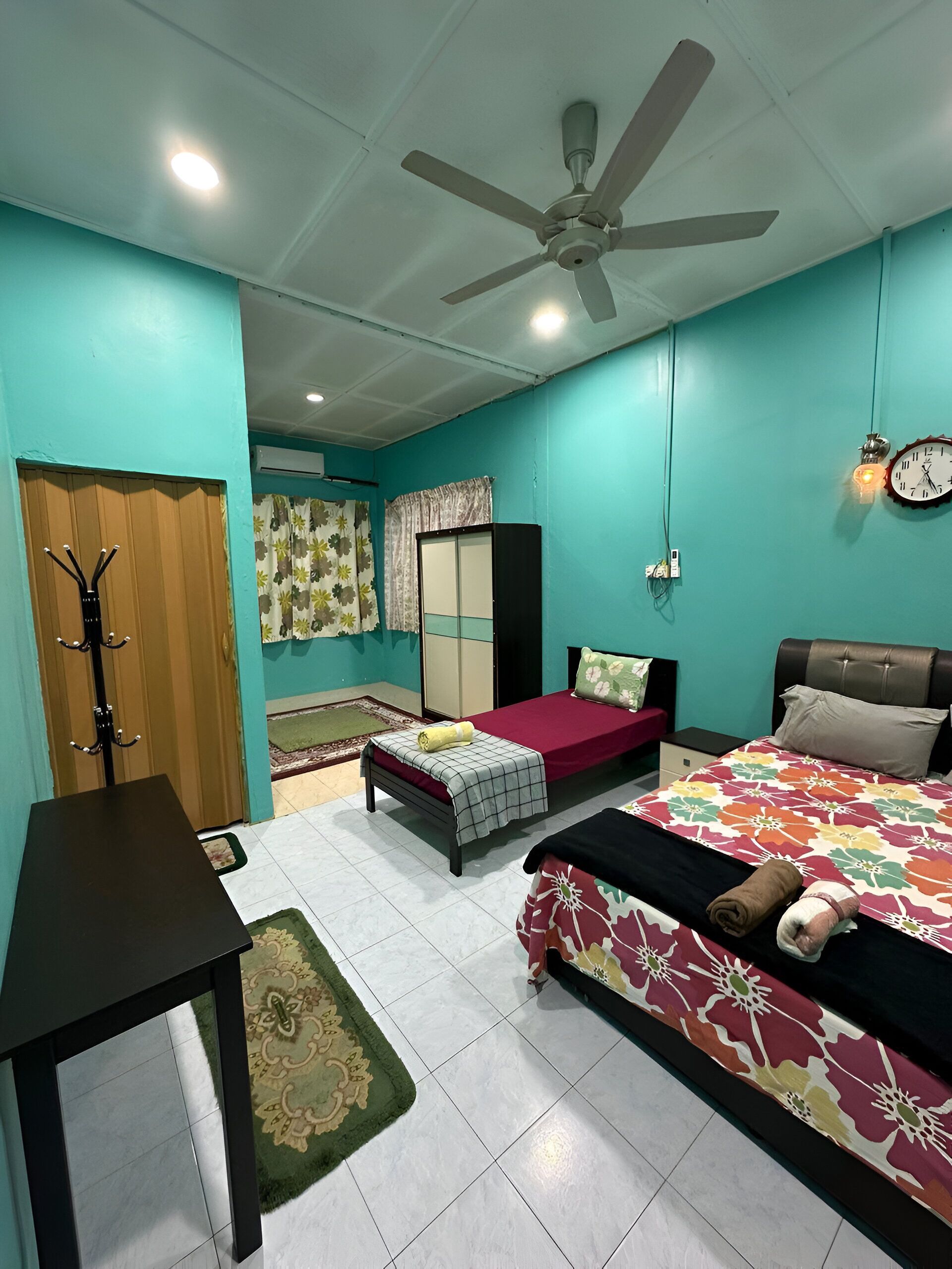 In-room safe, iron/ironing board, free WiFi, bed sheets