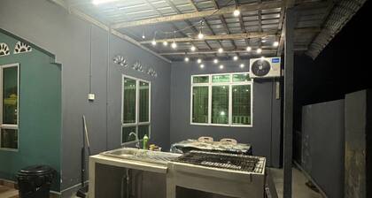 3-bedroom bungalow Seaview Homestay enchanting Mersing with cool AC and pool
