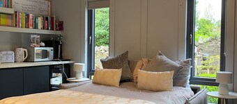 Stone Lodge Garden Retreat