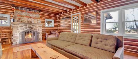 Fernseher, Kamin