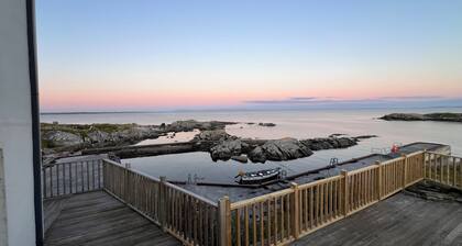 The Atlantic on Your Doorstep. The Point by the Sea. Charming house in Carraroe
