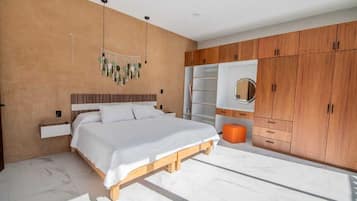 Iron/ironing board, internet, bed sheets