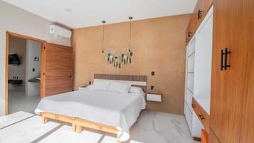 Ferros/tábuas de passar roupa, acesso à internet, roupa de cama