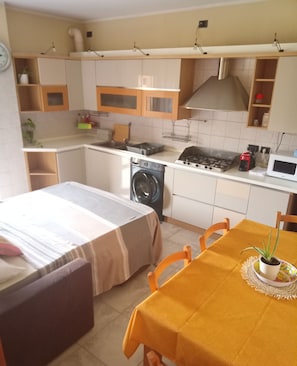 Private kitchen - Bergamo Central Flat in the heart of the city (Bergamo)