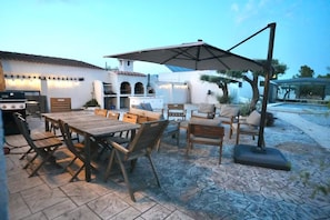 Outdoor dining - Vrbo Property (L'Ametlla de Mar)