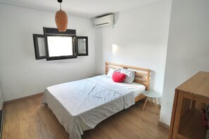 Wifi gratis y ropa de cama