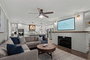 Living area - Renovated Ranch | 3 King Beds Near KSU (Marietta)