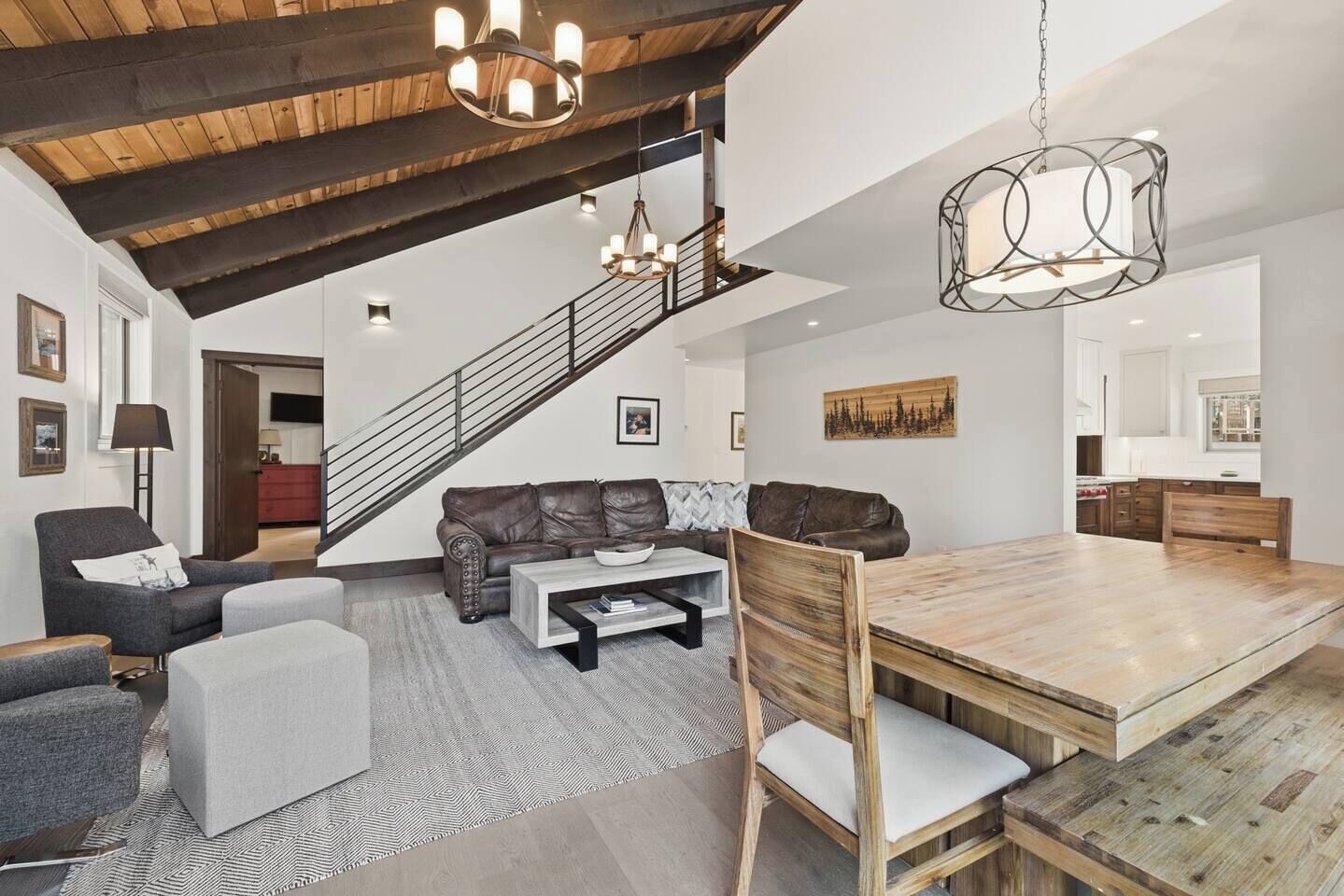 Tahoe City Chalet | Sleeps 10 | Summer Beach Club, Hot Tub & Sauna - Lake Tahoe