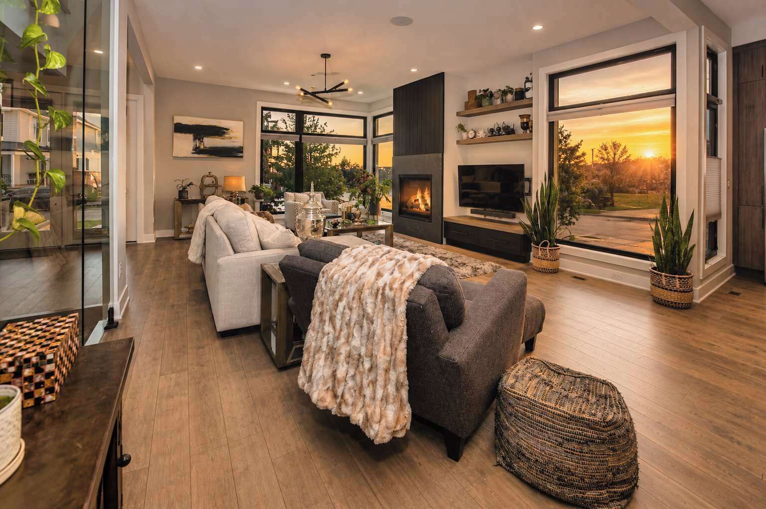 TV, fireplace, stereo, offices