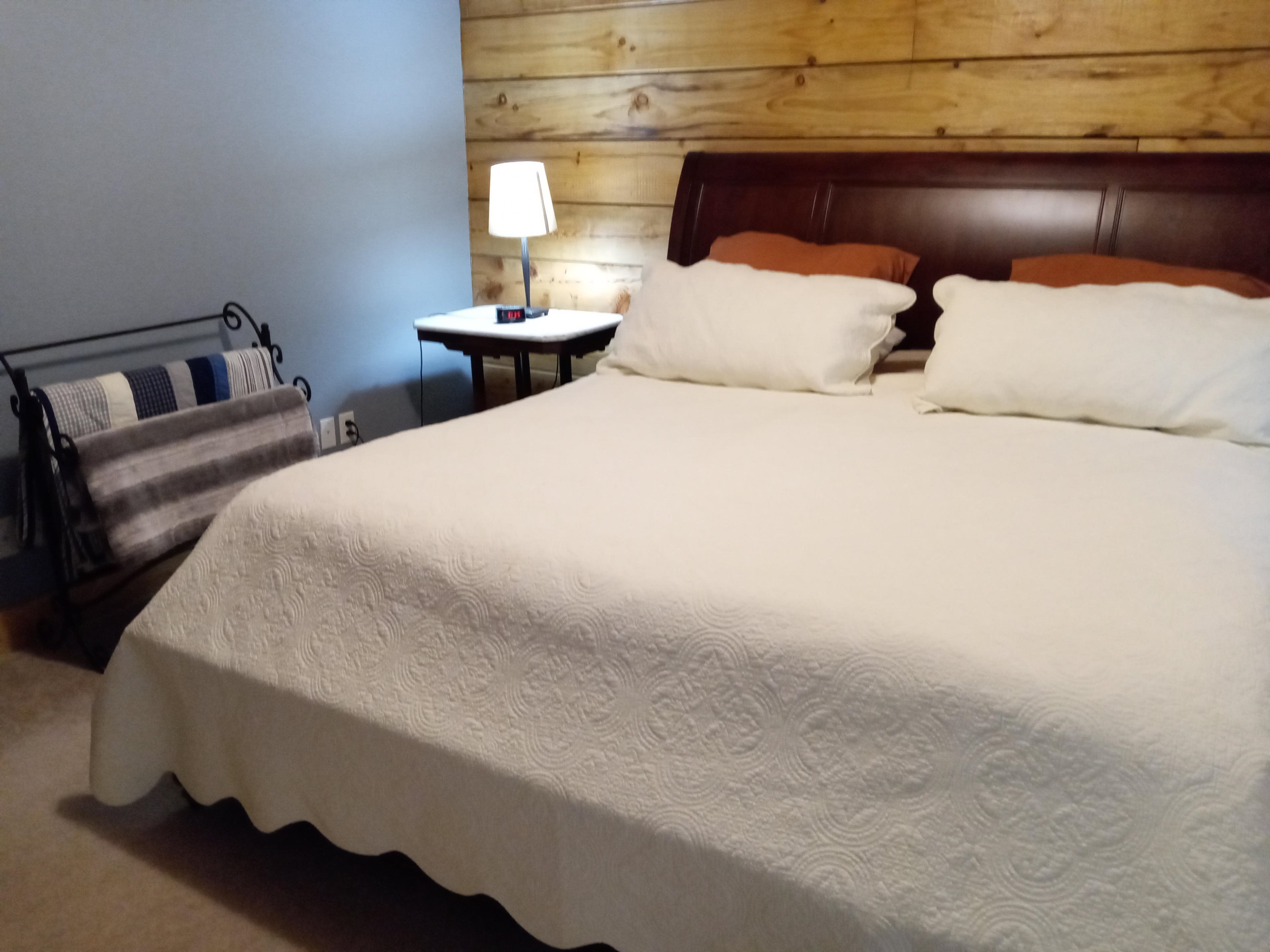 WiFi, bed sheets