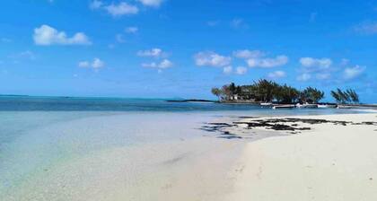 Serene 3-bedroom Villa With Private Pool in Roches Noires