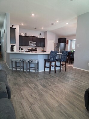 Private kitchen - Spacious 4-bedroom house located minutes from Downtown Fort Worth & DFW Airport. (Fort Worth)