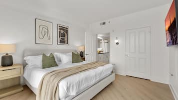 3 bedrooms, iron/ironing board, WiFi, bed sheets