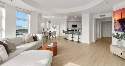 Large 3BR Santa Monica Gem Central & 10 Min from the Ocean