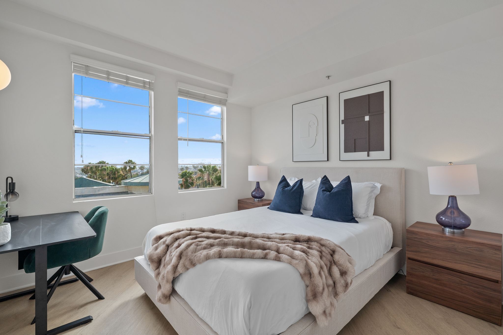 3 habitaciones, tabla de planchar con plancha, wifi y ropa de cama 