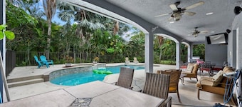 Jupiter Farms Paradise- 5BR Pool Retreat