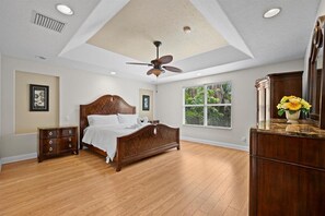 Desk, iron/ironing board, travel crib, free WiFi - Jupiter Farms Paradise- 5BR Pool Retreat (Jupiter)