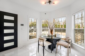 Dining - Spacious 5-bedroom house in perfect location (Woodstock)