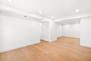 Interior - Spacious 5-bedroom house in perfect location (Woodstock)
