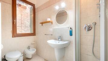 Apartment | Bathroom