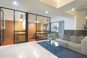 Interior - Stylish Rosebank Apartment Walk to Mall &Gautrain (Johannesburg)