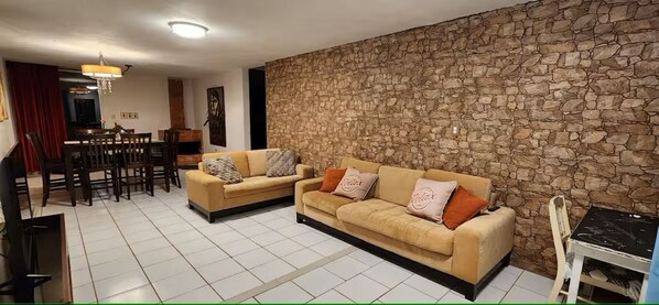 Living area - Villa Luna-Montaña -Acogedor - Escénico, Wi-fi (Villalba)