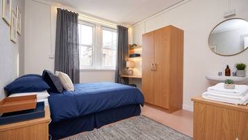 Basic Apartment, River View | Free WiFi