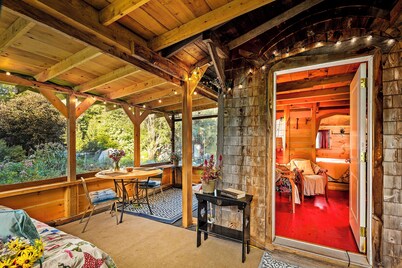Tiny House Oasis in beautiful Waldo County, Maine. Dogs welcome!