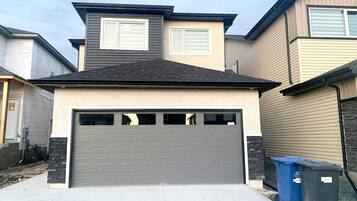 House, 2 Bedrooms | Exterior