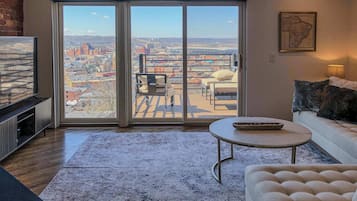 Condo, Multiple Beds, City View (City View Perch) | Living area