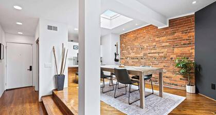 City View Perch Walkable Apt