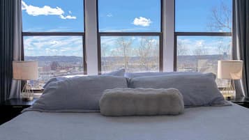 2 bedrooms, individually decorated, individually furnished, desk