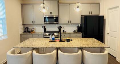 Family Friendly and Group Stay 4BR Home, Sleeps 8 Near ATL Airport