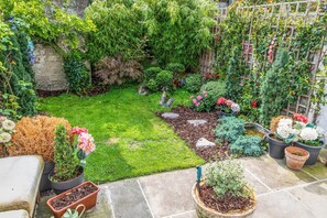 Property grounds - Lovely 2-bedroom house in Dublin centre perfect for a relaxing getaway (Dublin)