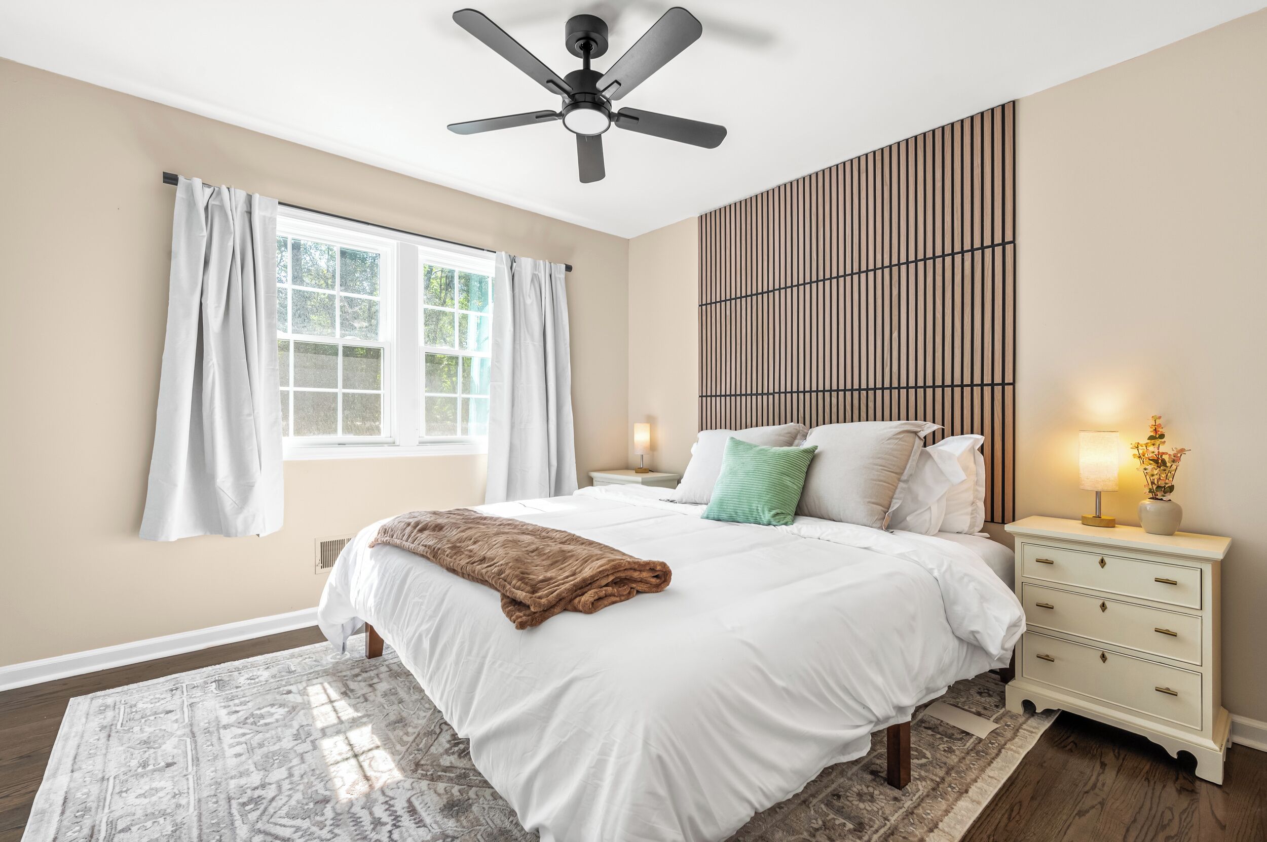 5 chambres, fer et planche à repasser, lit parapluie, Wi-Fi gratuit