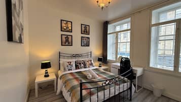 Iron/ironing board, WiFi, bed sheets
