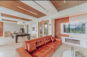 Books - Luxury Dolphin Sunset Retreat
Myers Waterfront (Fort Myers)